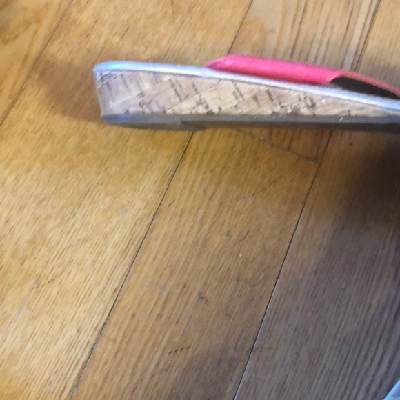 Two pairs of flip flops - Picture 5 of 5